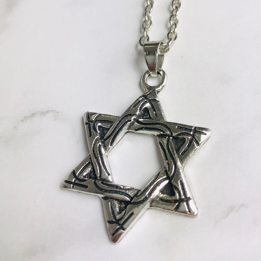 ❤️Host Pick❤️New! Silver Plated Vintage Star Pendant Necklace